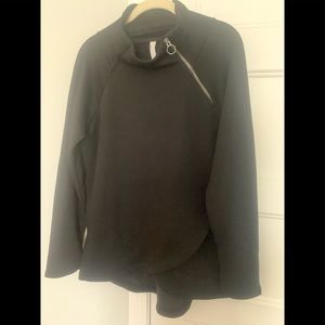 Athleta Ladies Black Tunic Sweatshirt, Medium!